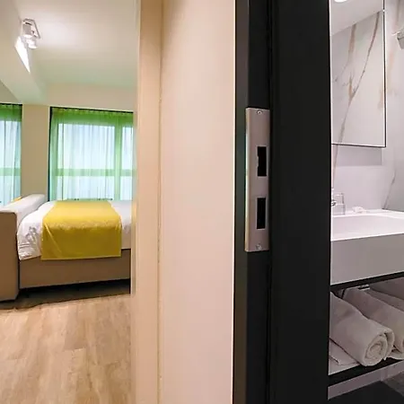 Ostend Hotel מלון אוסטנדה