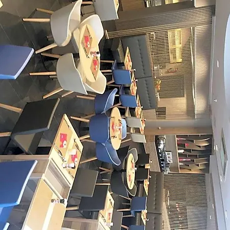 Ostend Hotel 3* אוסטנדה